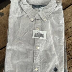 Abercrombie & Fitch Light Gray Button Down Shirt